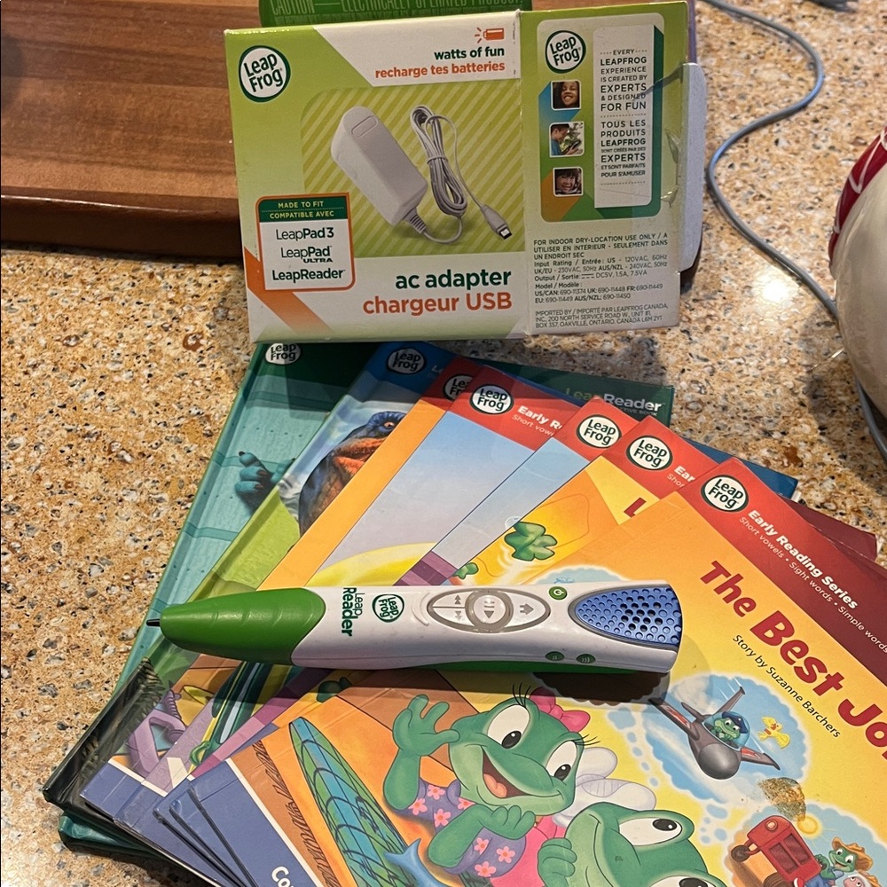 LeapFrog LeapReader with Books and Charger